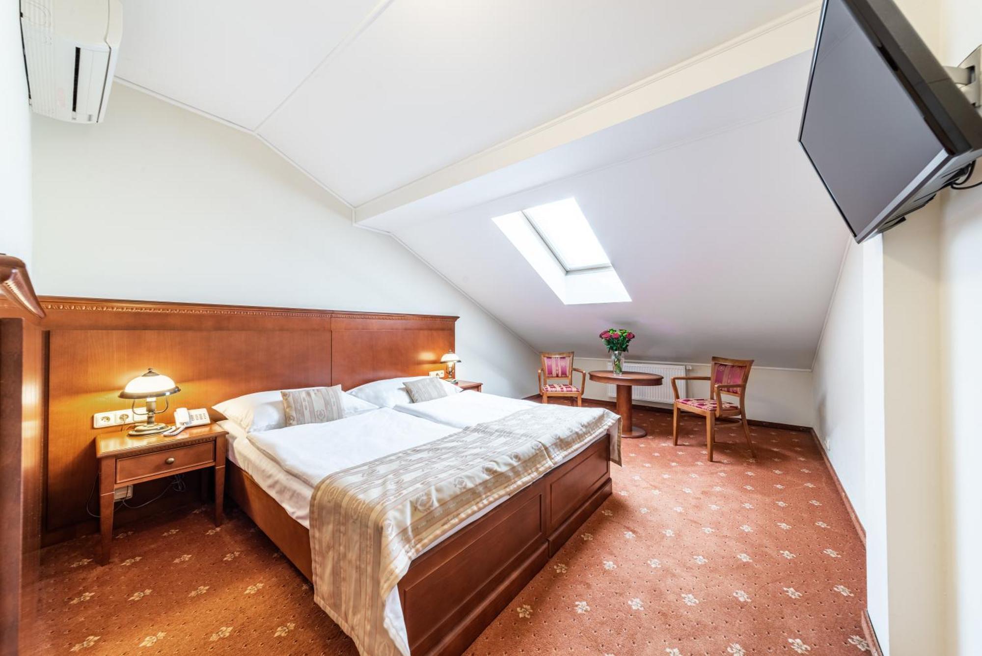 Arkada Otel 4*