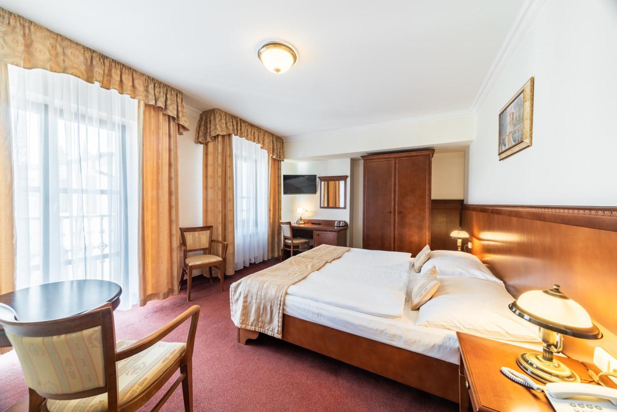 Otel Arkada