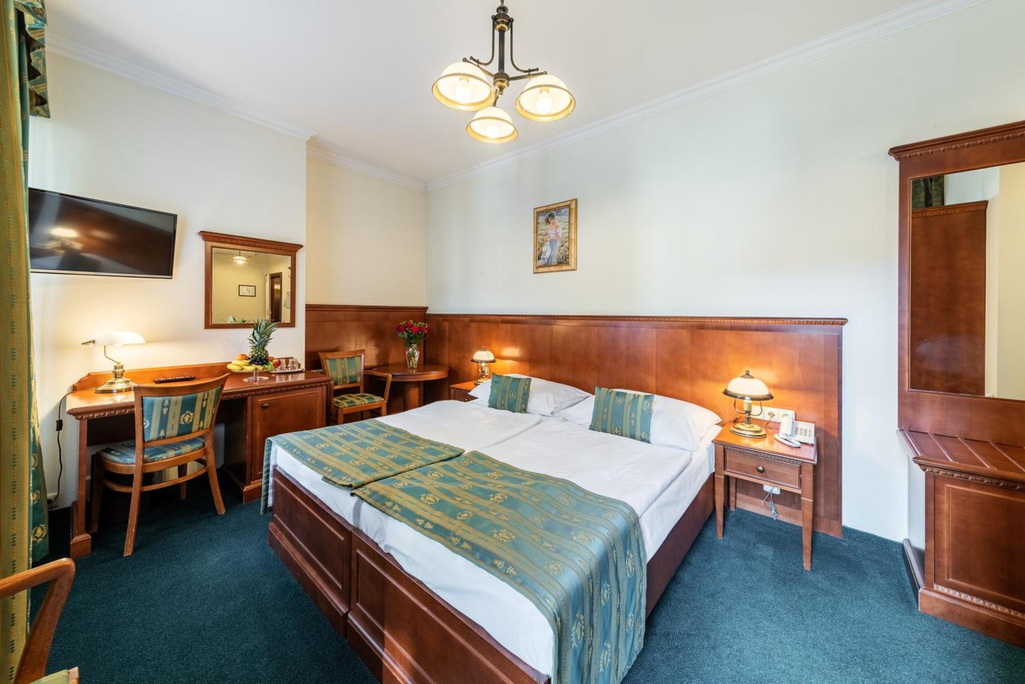 Arkada Otel