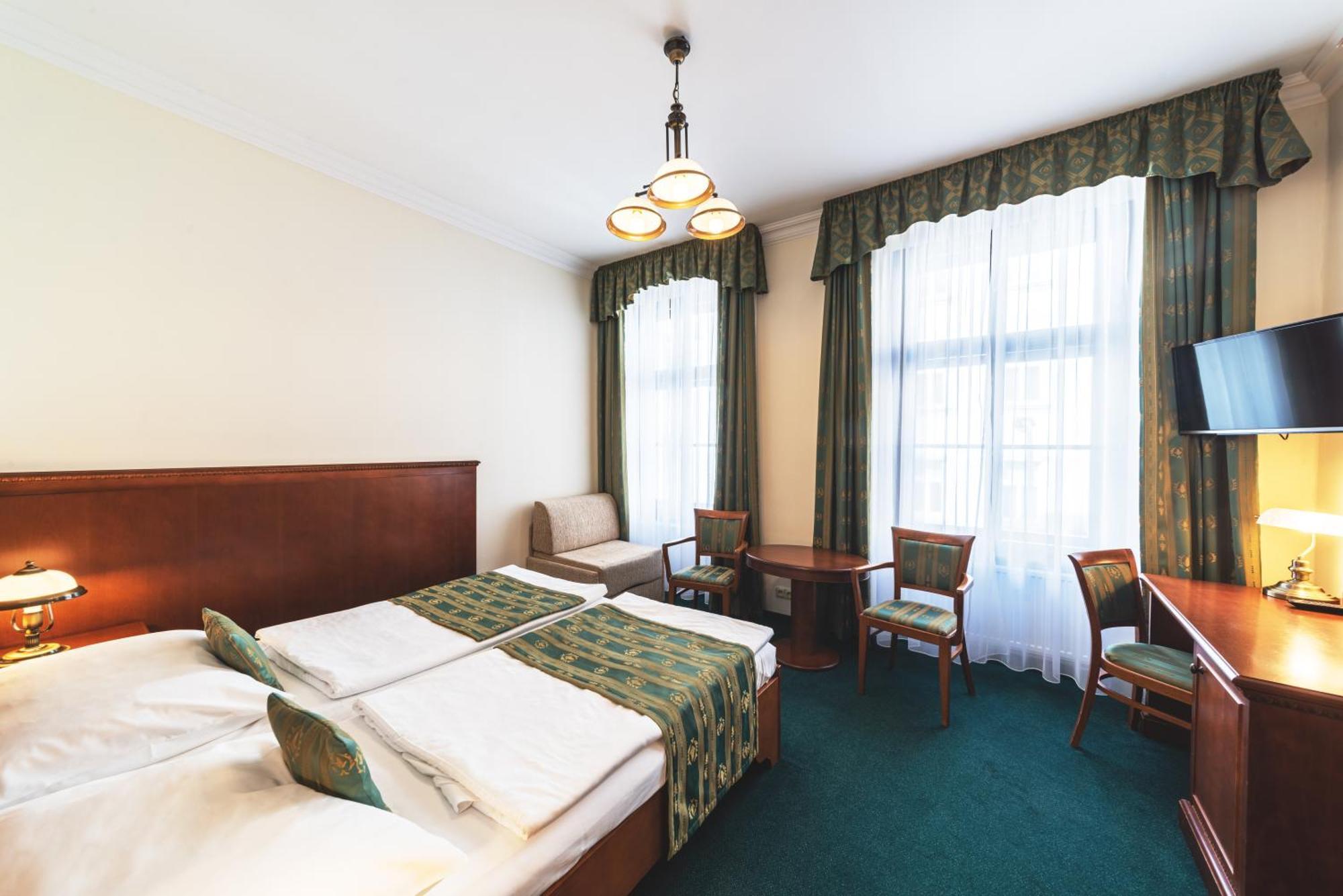 Arkada Otel 4*