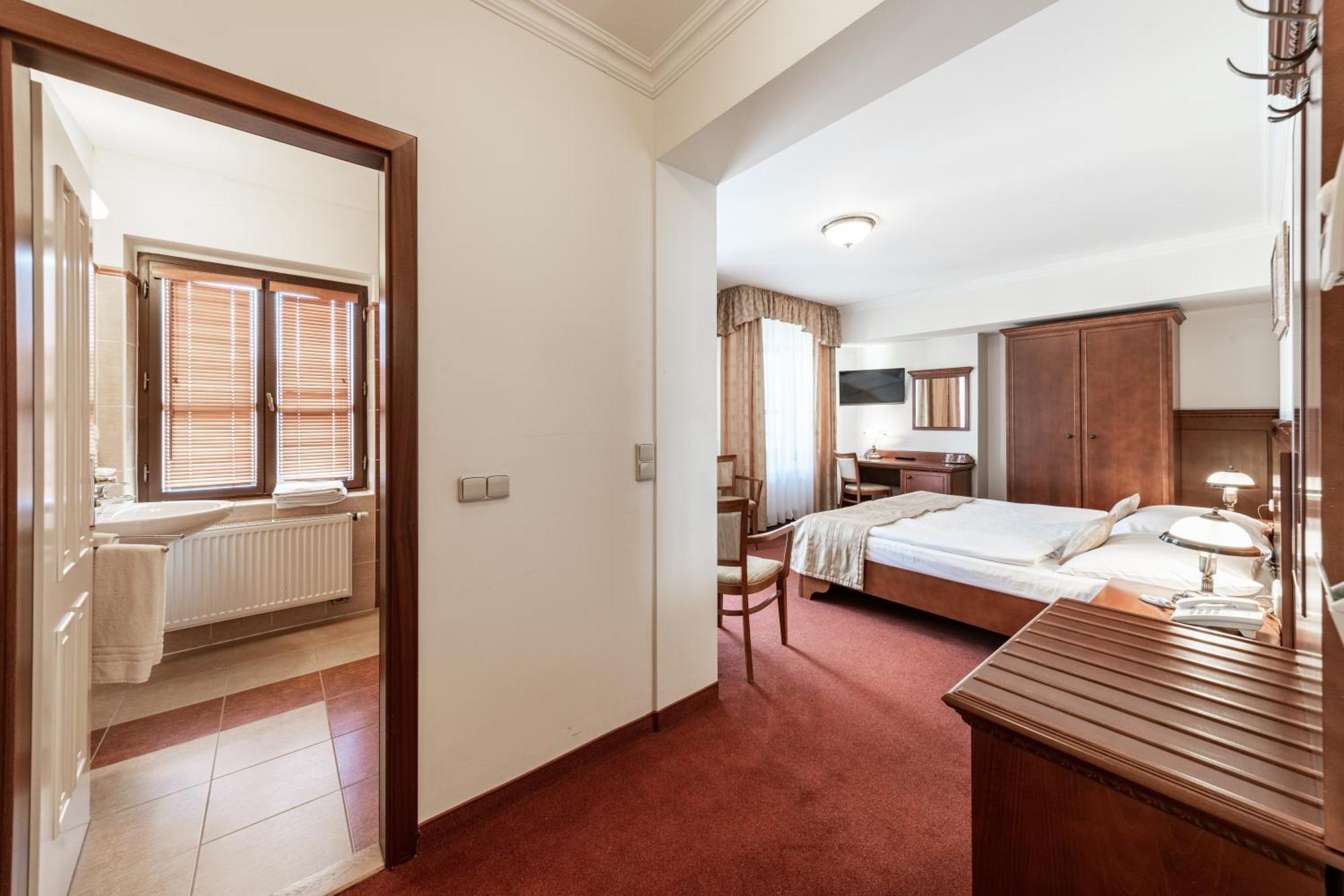 Arkada Otel