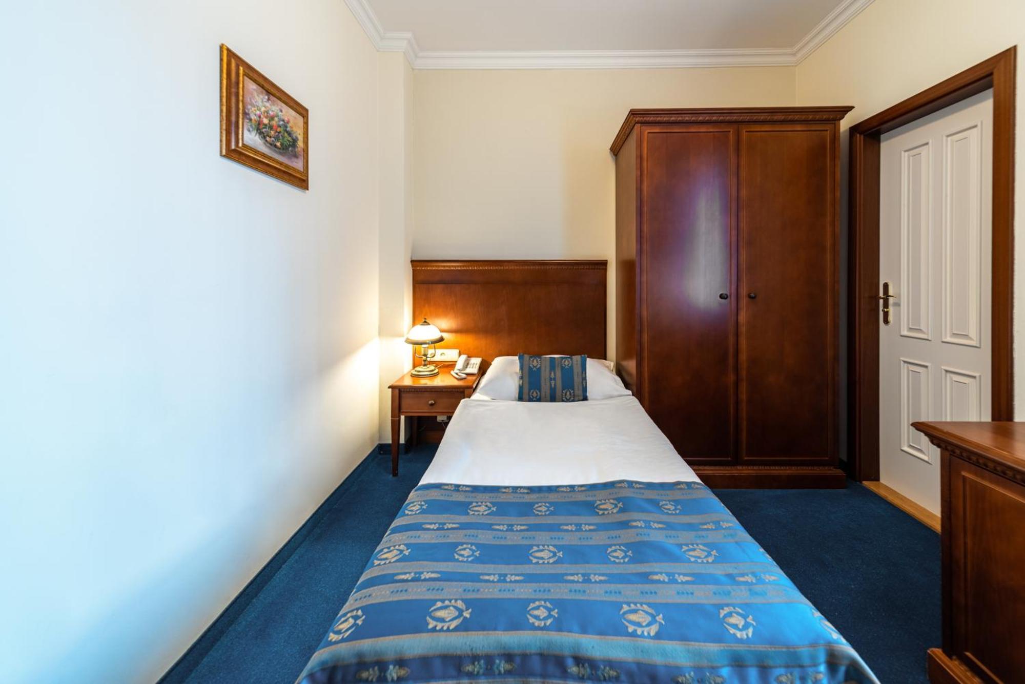 Arkada Otel