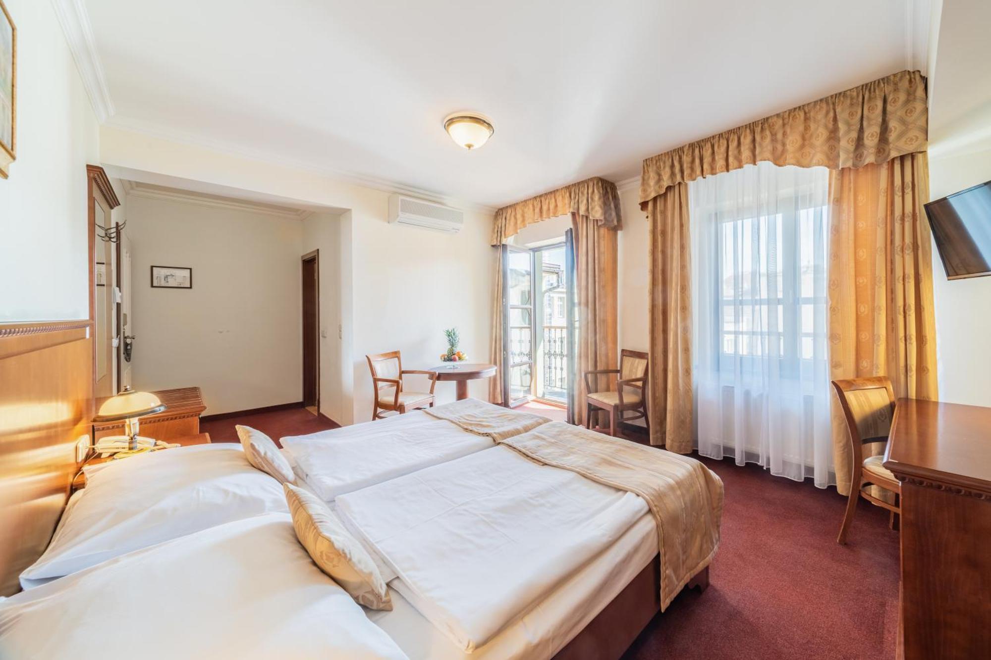 Arkada Otel 4*