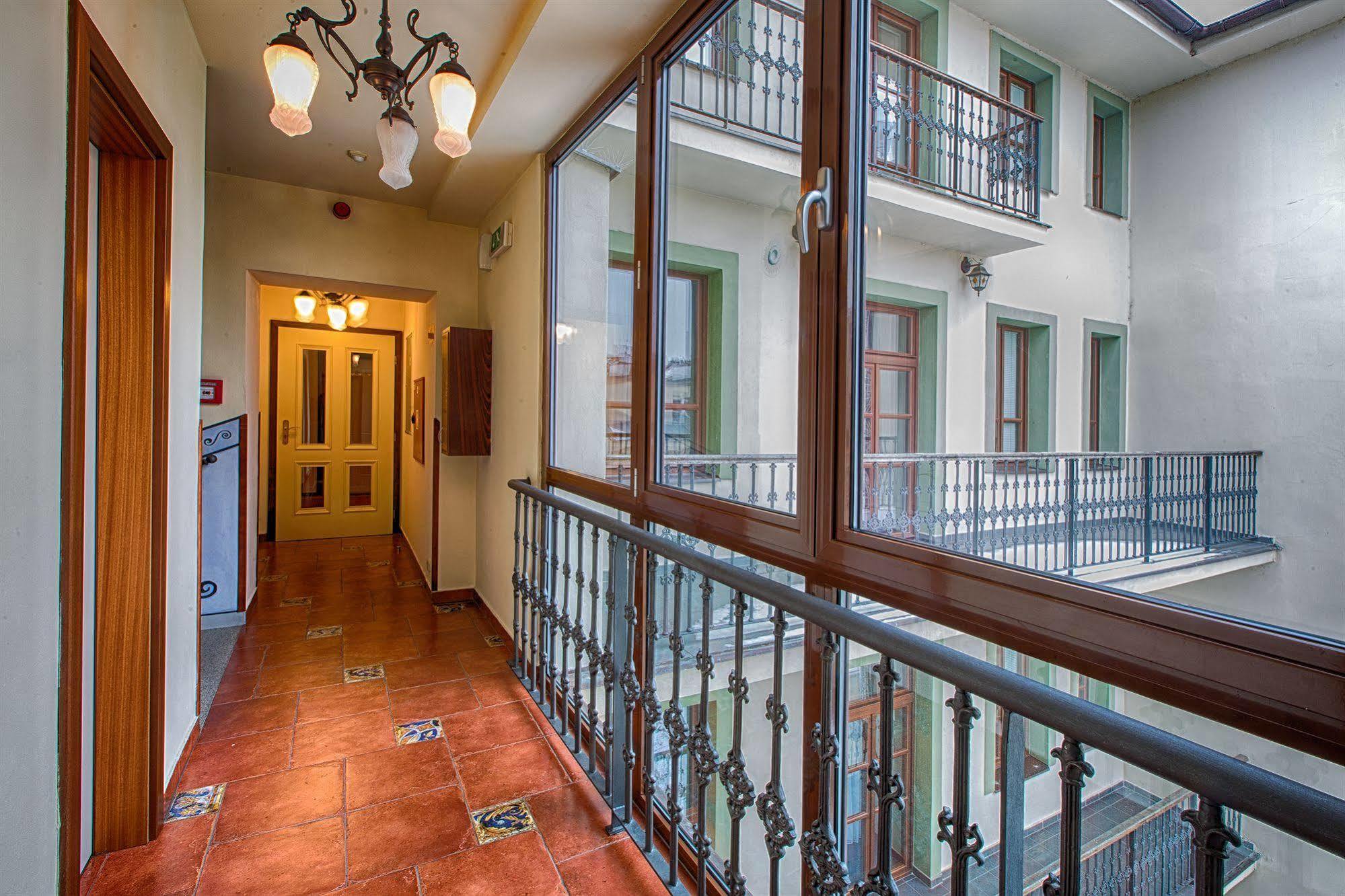 Arkada Otel 4*