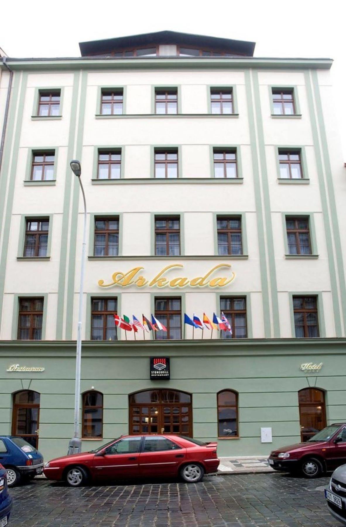 Otel Arkada 4*